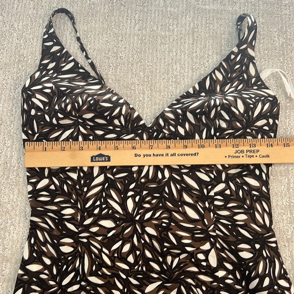 Beautiful Millie brown and white wiggle dress - Picture 9 of 11